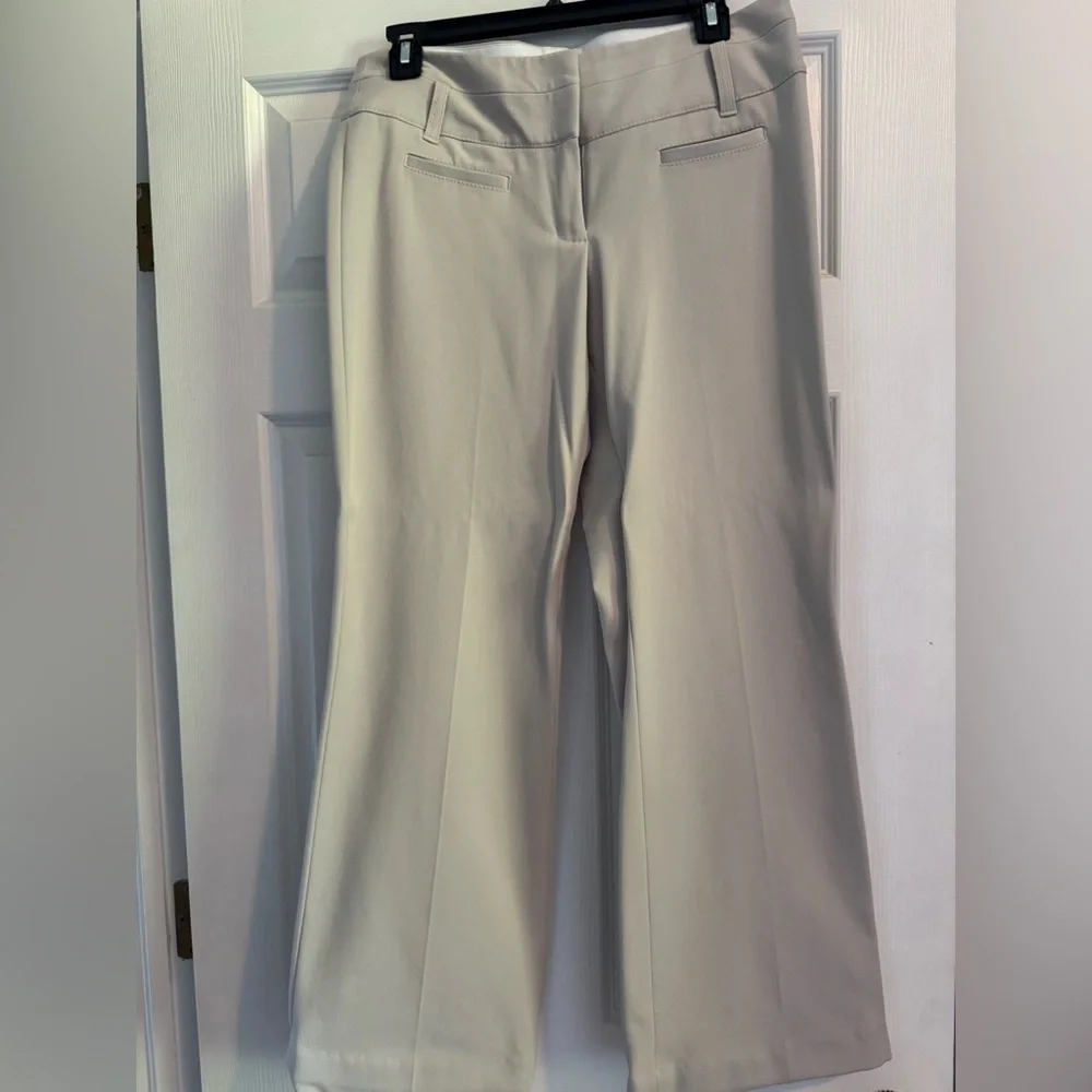 Express Women's Cream Suit Set - Picture 3 of 5